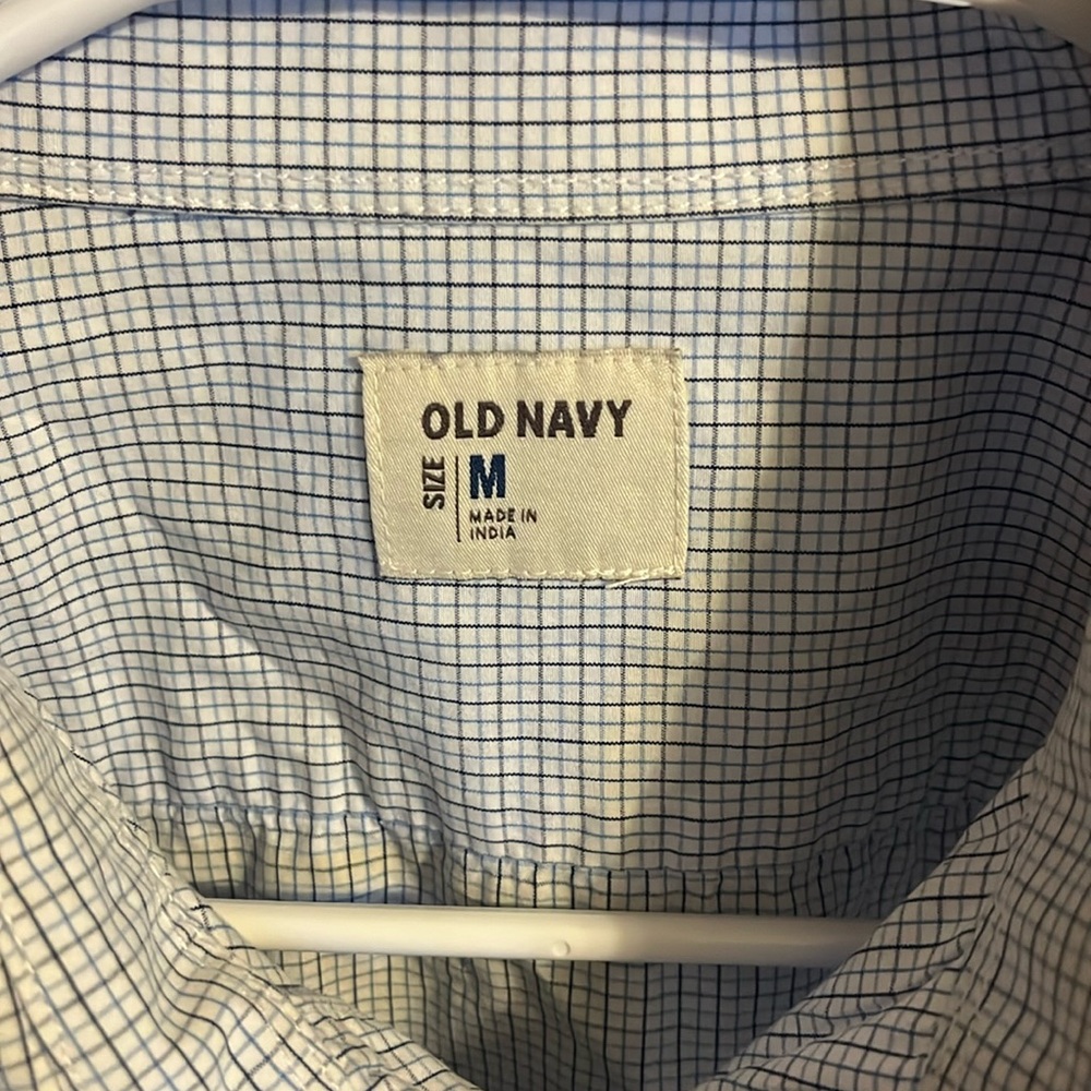 Men’s  Med. lg sleeve button down shirt Old Navy